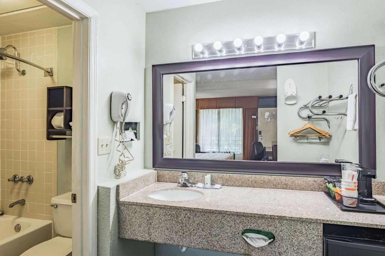 Quality Inn Columbus Near Fort Benning Екстер'єр фото